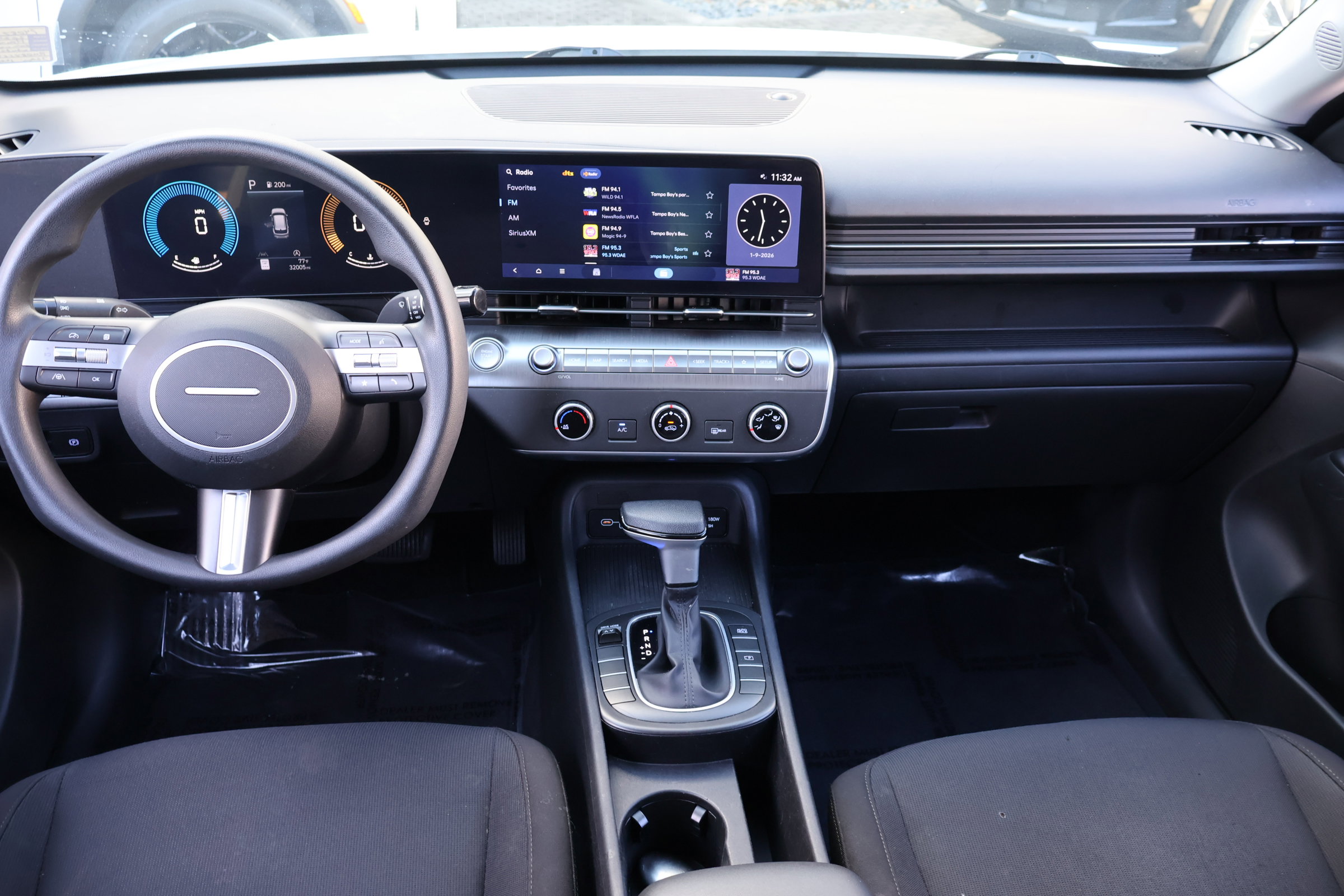 Used 2024 Hyundai Kona SE image 16