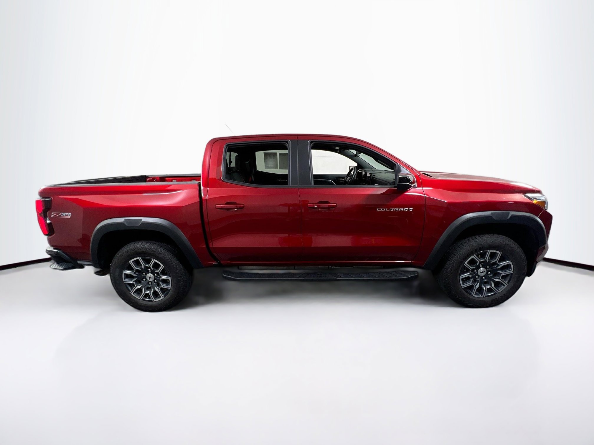 Used 2024 Chevrolet Colorado Z71 w/ Z71 Convenience Package 2 image 4
