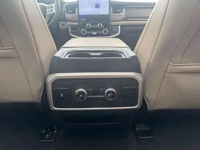 Used 2024 Ford Expedition Limited AWD/4WD image 20