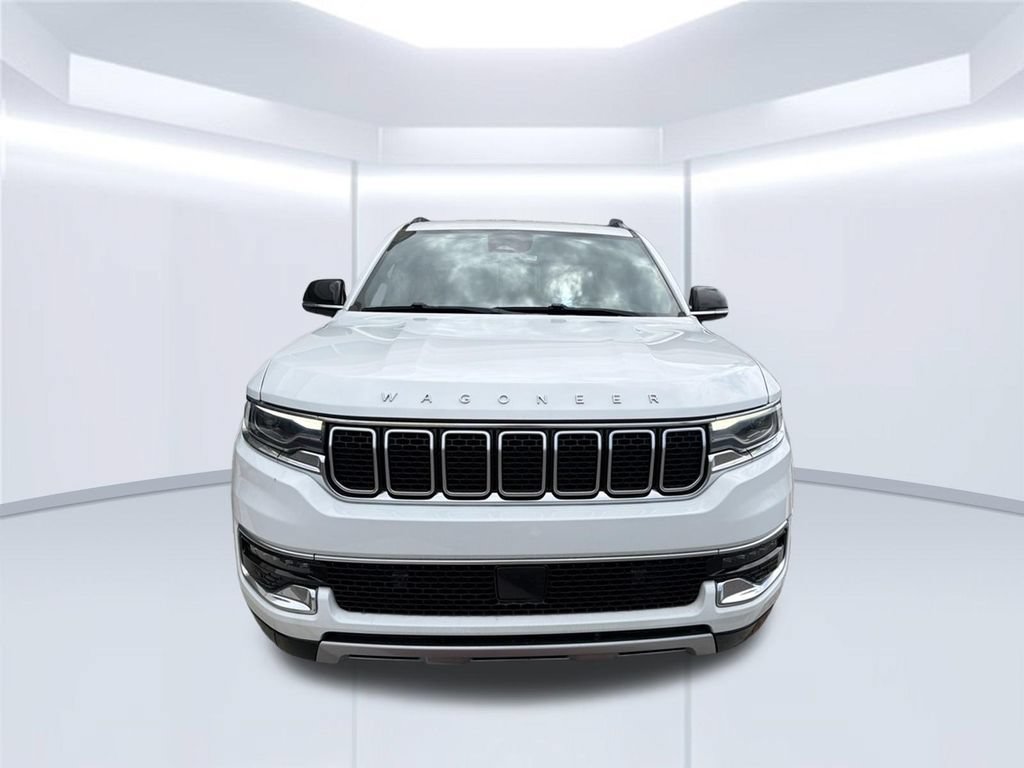 Used 2024 Jeep Wagoneer L Series II RWD image 2