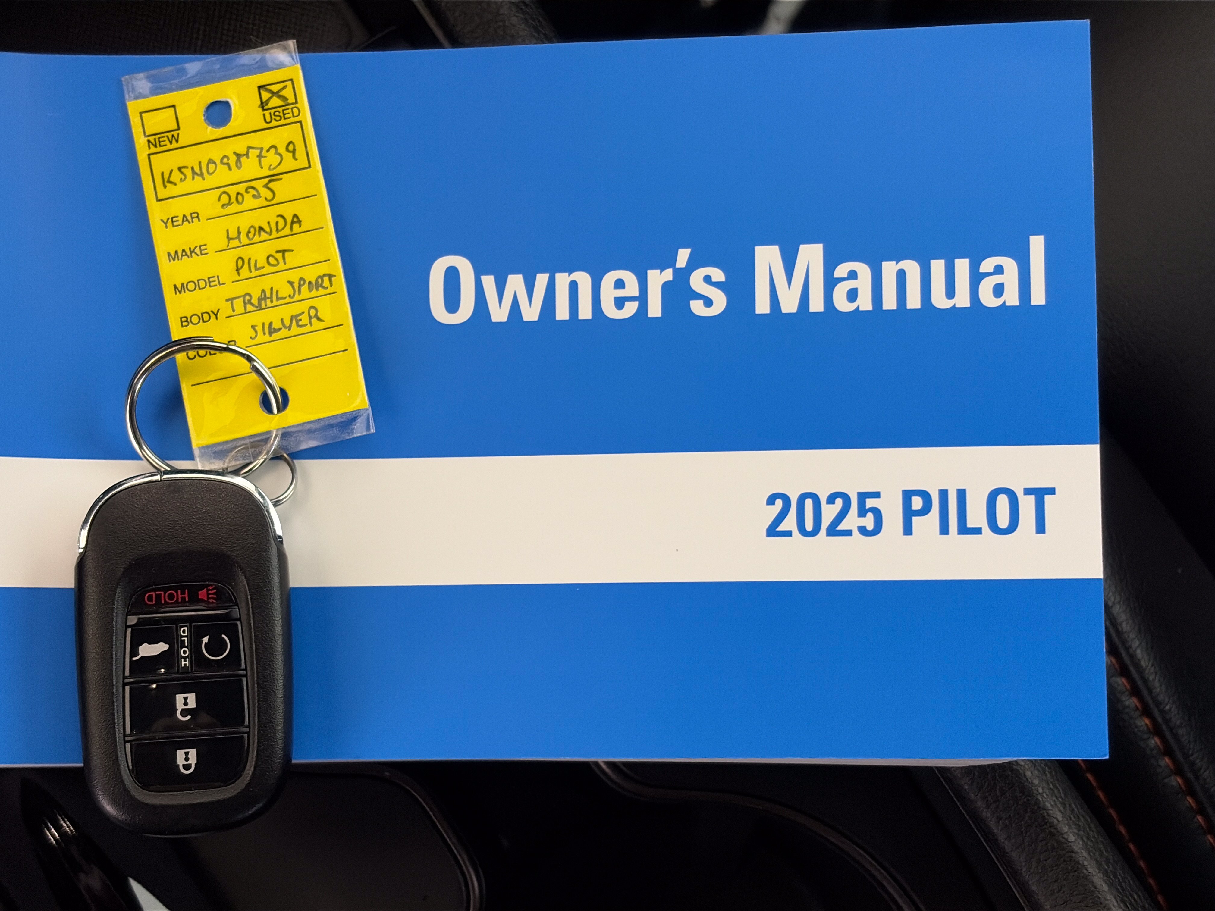 Used 2025 Honda Pilot TrailSport image 33