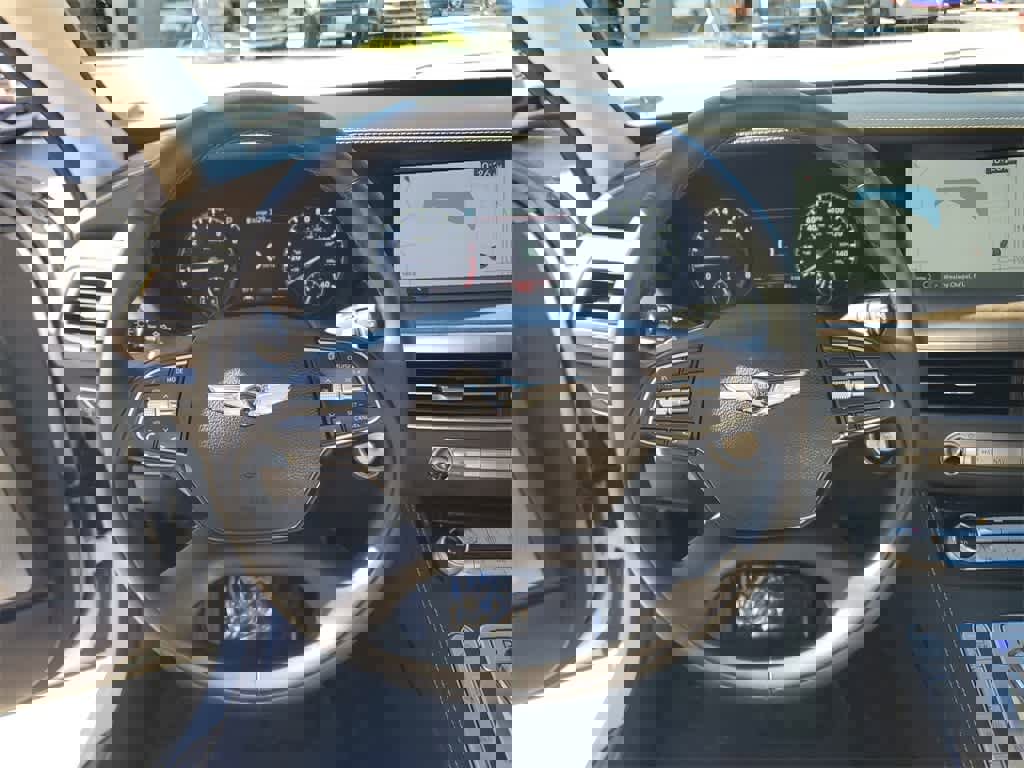 Used 2021 Genesis G90 3.3T Premium image 24