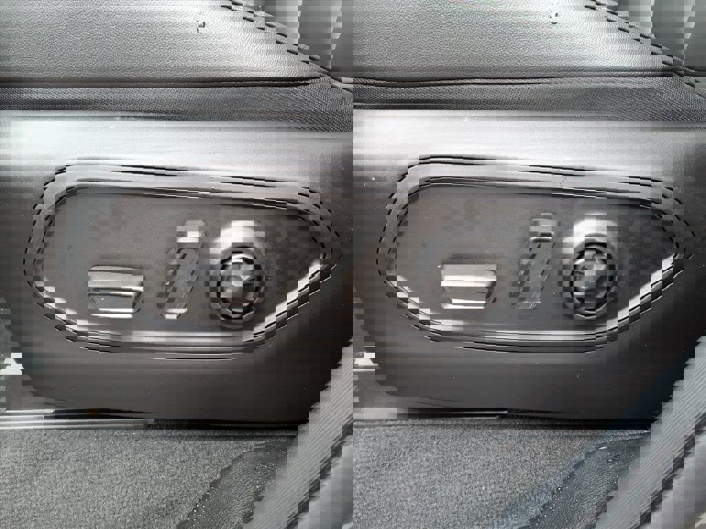 New 2025 Jeep Grand Cherokee Limited w/ Trailer Tow Package image 8