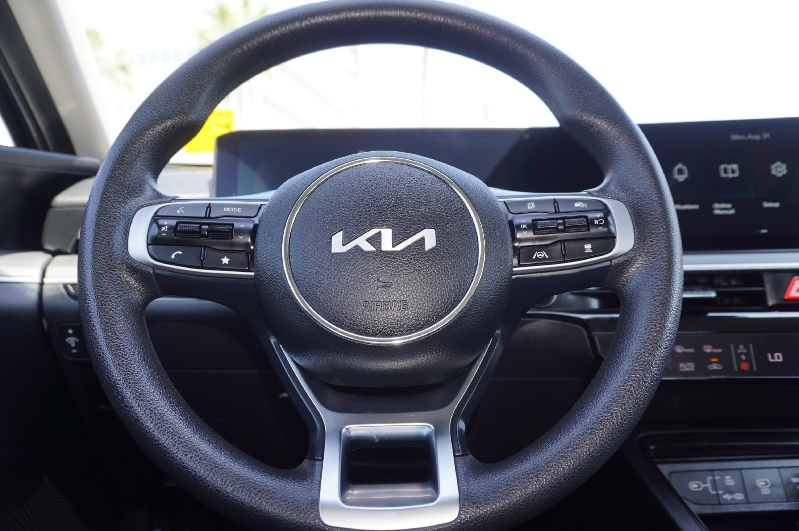 Used 2025 Kia K5 LXS FWD image 17