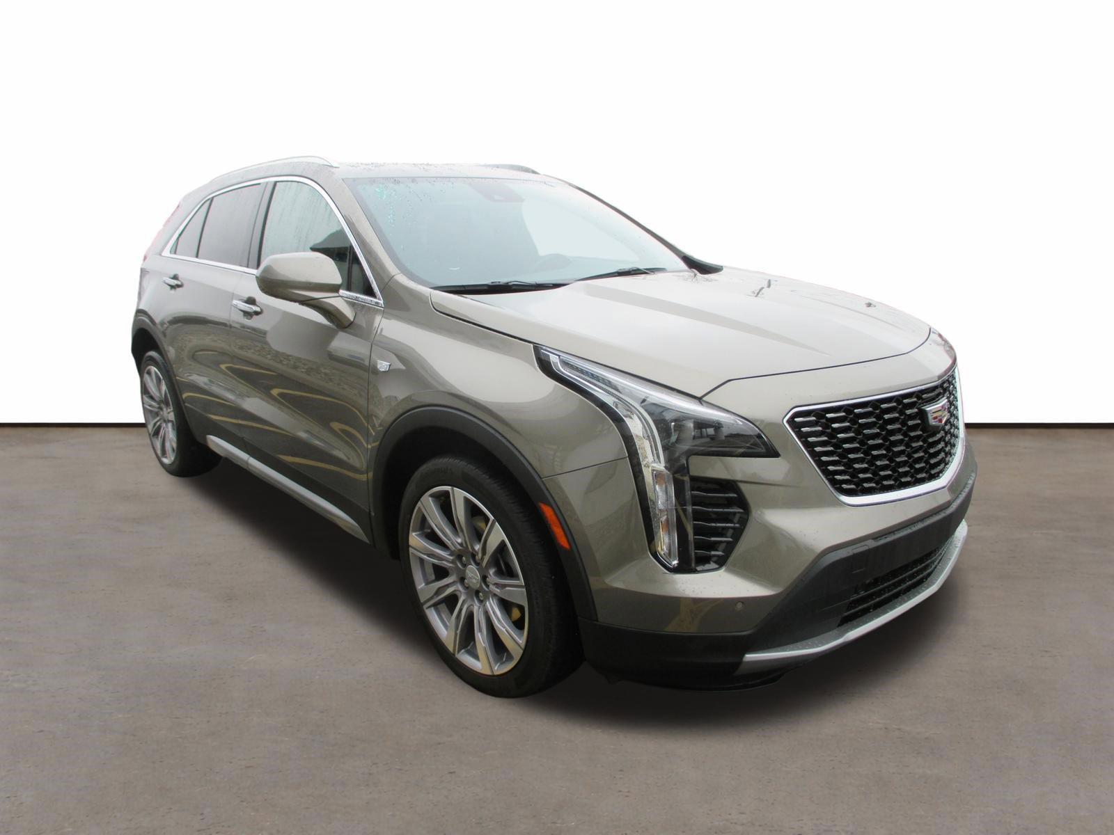 Used 2020 Cadillac XT4 Premium Luxury w/ Cold Weather Package image 7