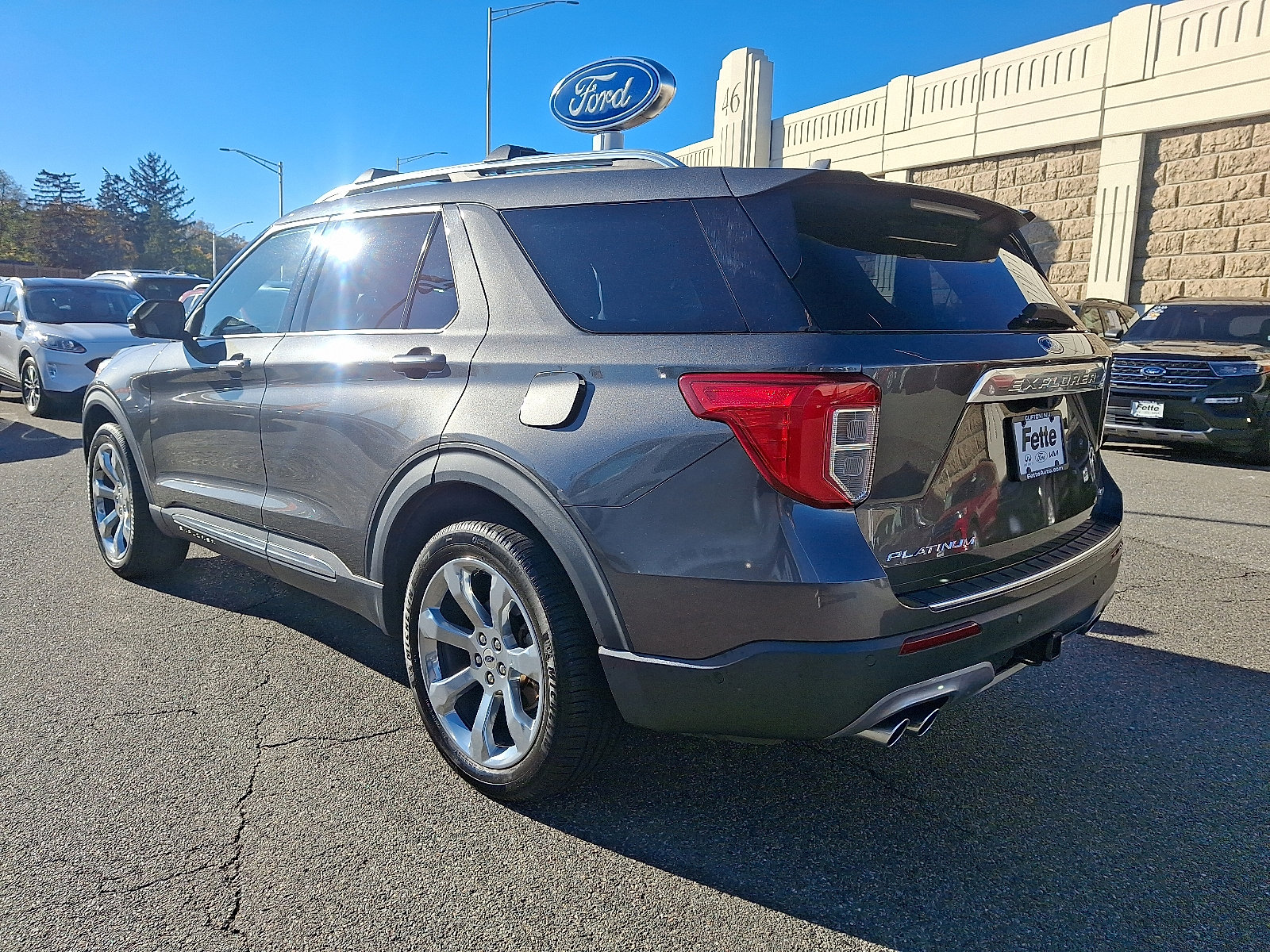 Used 2020 Ford Explorer Platinum w/ Premium Technology Package image 6