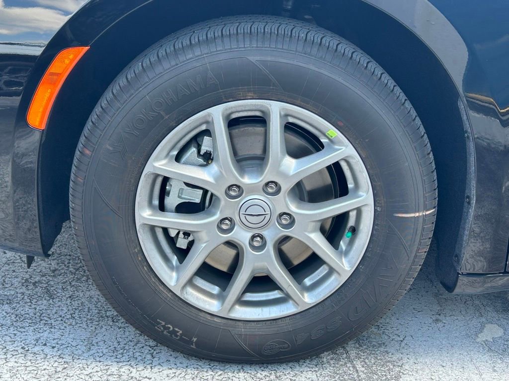 New 2025 Chrysler Pacifica Select w/ Uconnect Theater Family Group image 16