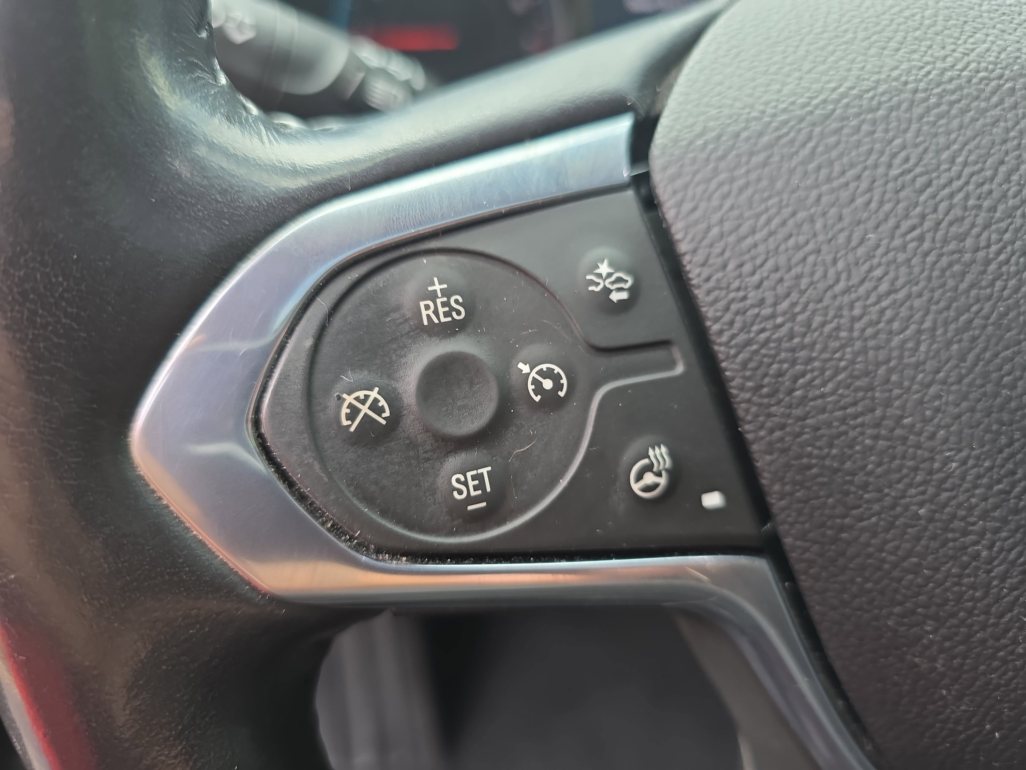 Used 2021 Chevrolet Traverse Premier w/ Redline Edition FWD image 21