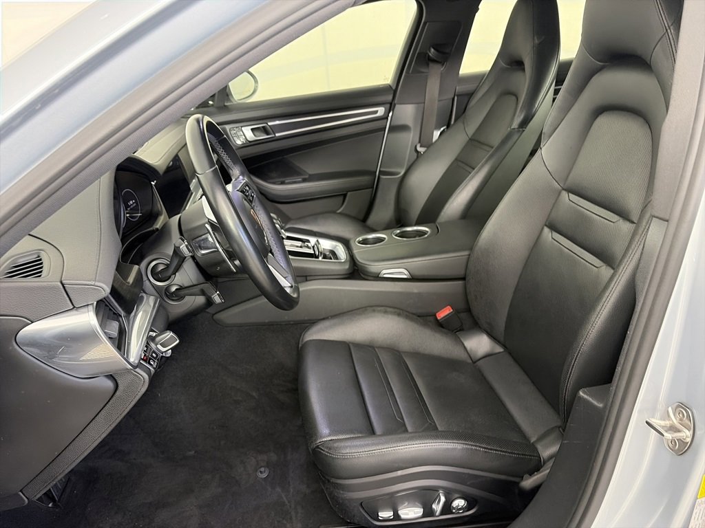 Used 2019 Porsche Panamera image 11