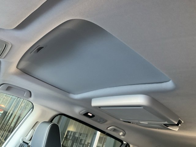 New 2026 Honda Odyssey Touring image 7