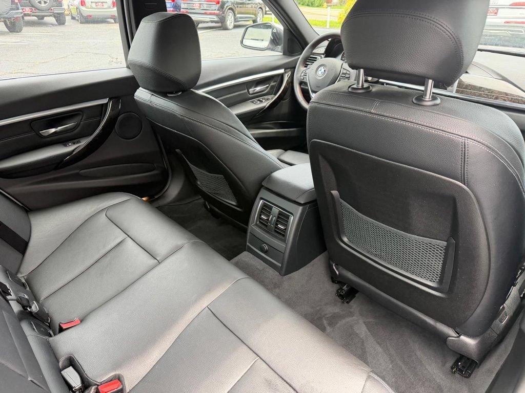 Used 2018 BMW 330i xDrive Sedan w/ Convenience Package AWD/4WD image 24