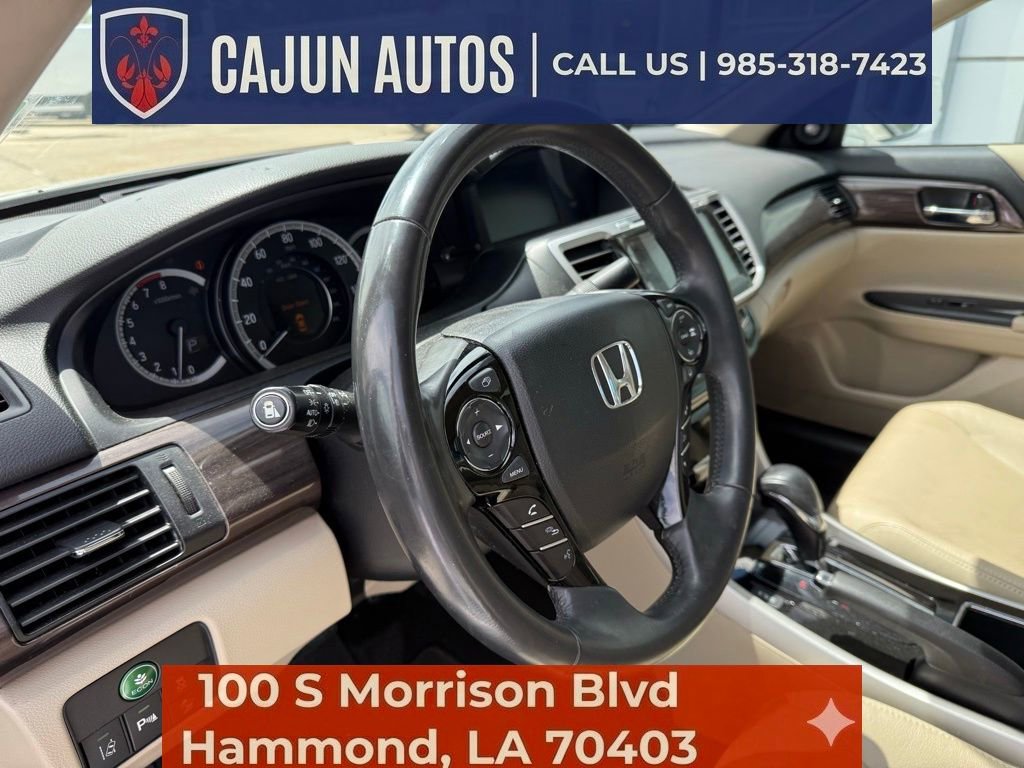 Used 2017 Honda Accord Touring image 11