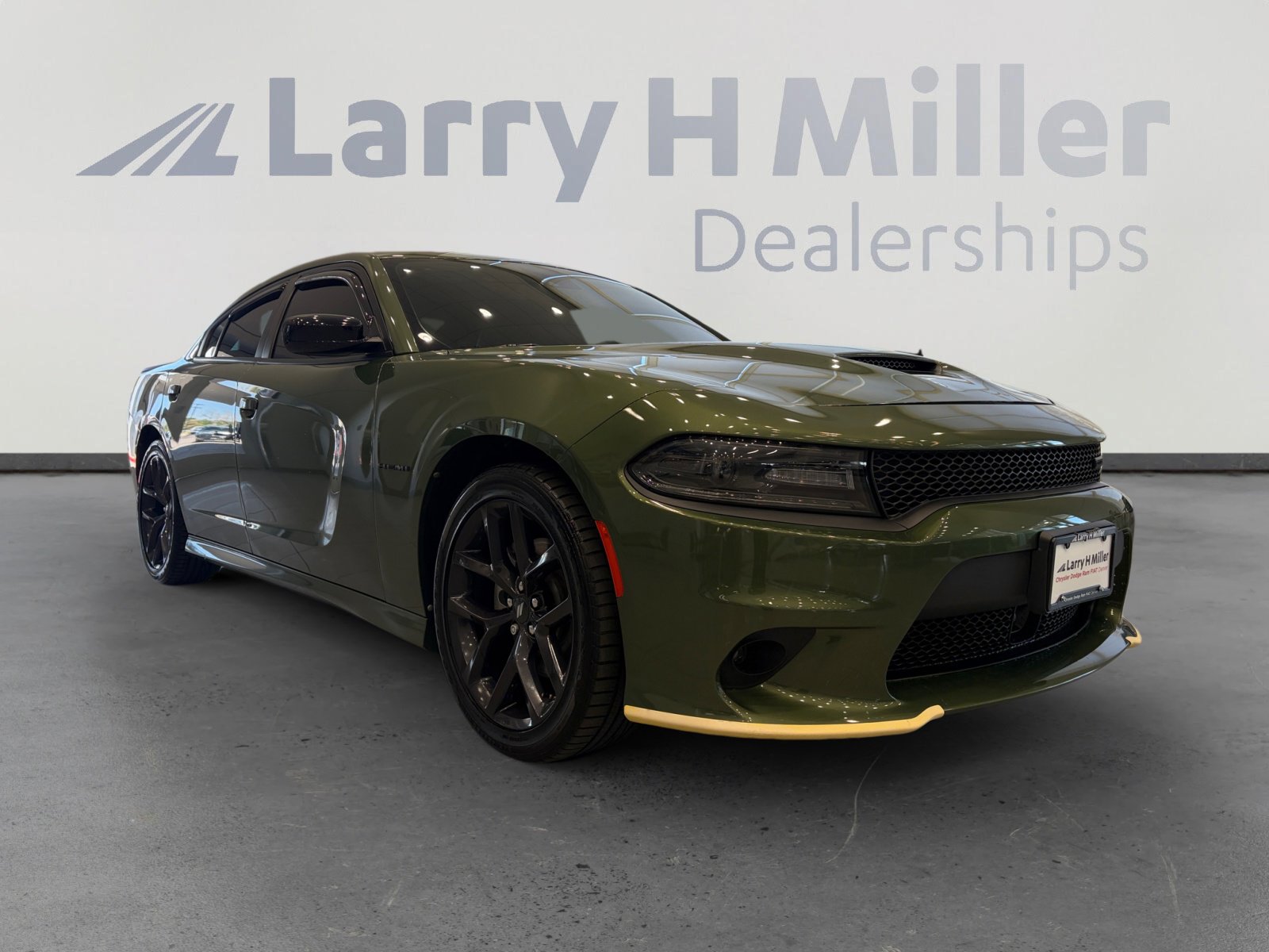 Used 2021 Dodge Charger R/T w/ Plus Group RWD image 7