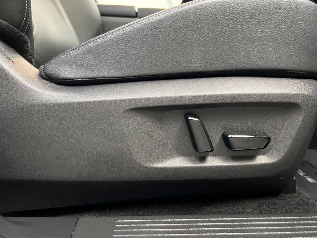 Used 2025 Nissan Rogue SL w/ Tech Package image 23