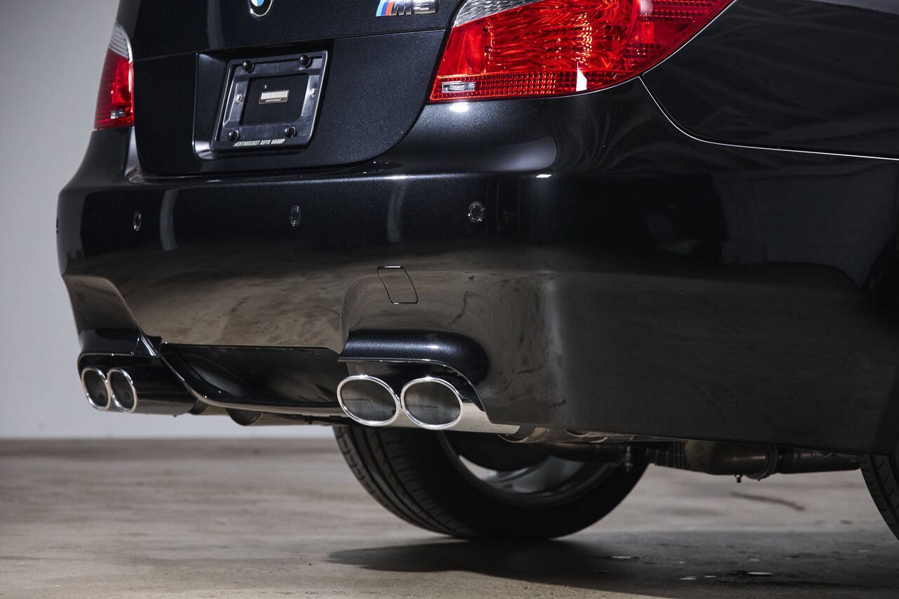 Used 2006 BMW M5 RWD image 48