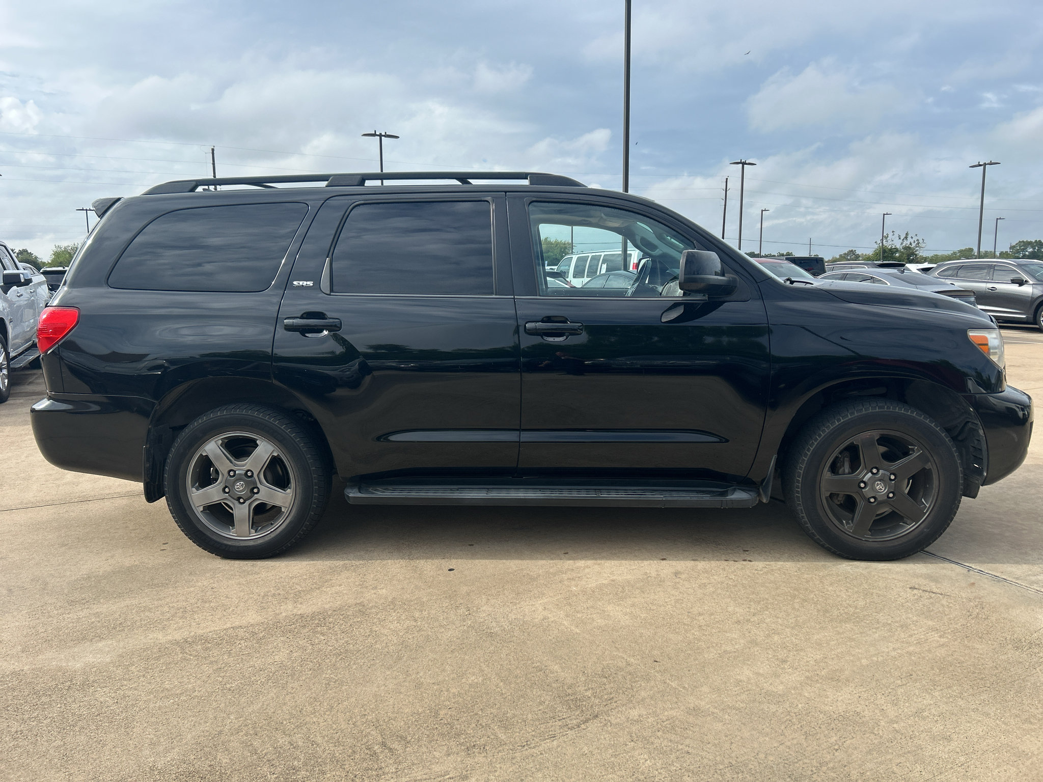 Used 2014 Toyota Sequoia SR5 w/ Sport Appearance Package RWD image 31