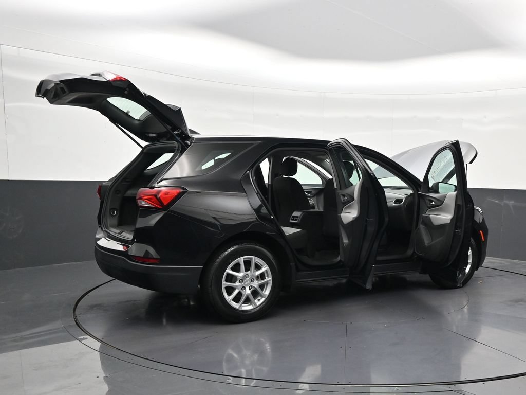 Used 2024 Chevrolet Equinox LS FWD image 32
