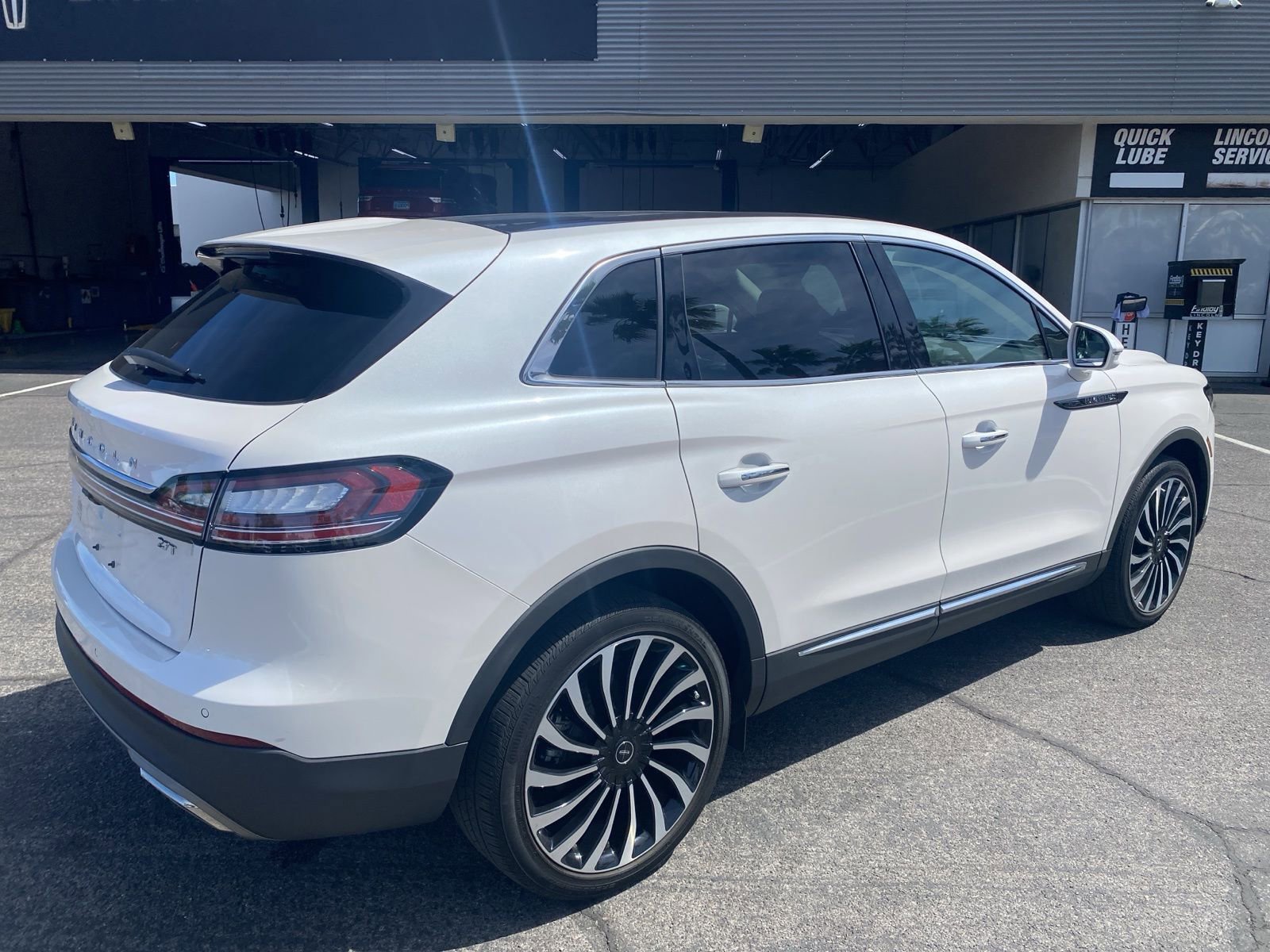 Used 2019 Lincoln Nautilus Black Label w/ Cargo Utility Package image 5