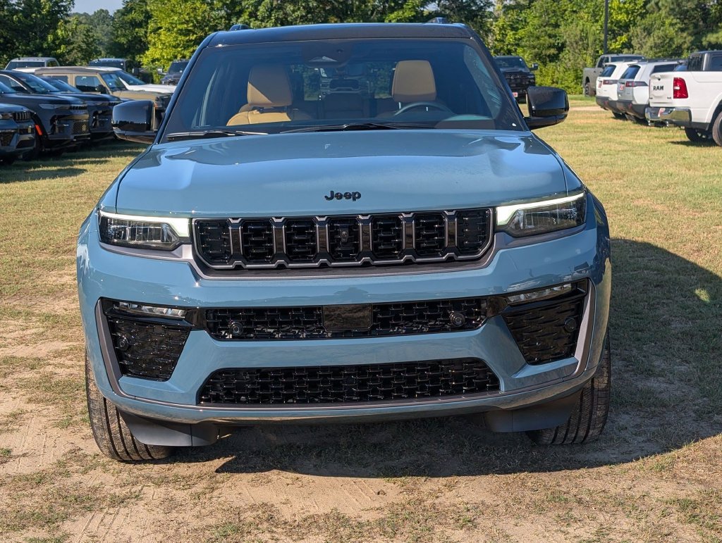 New 2026 Jeep Grand Cherokee Summit w/ Obsidian Package AWD/4WD image 3