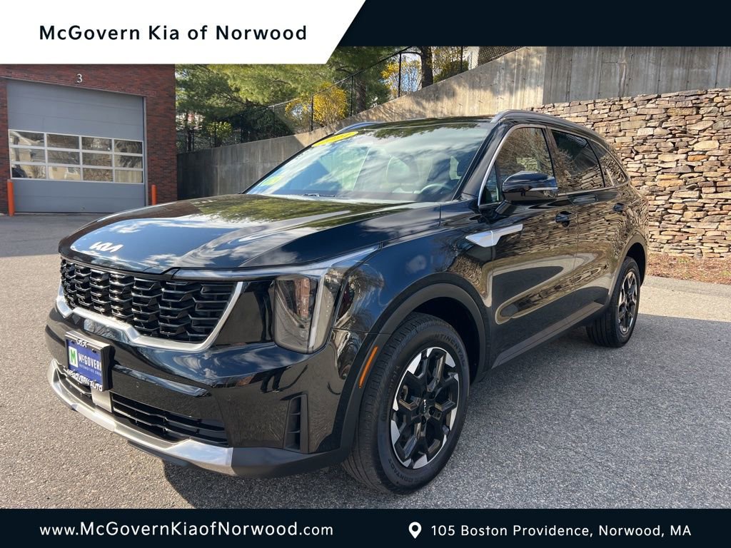 Used 2024 Kia Sorento S image 1
