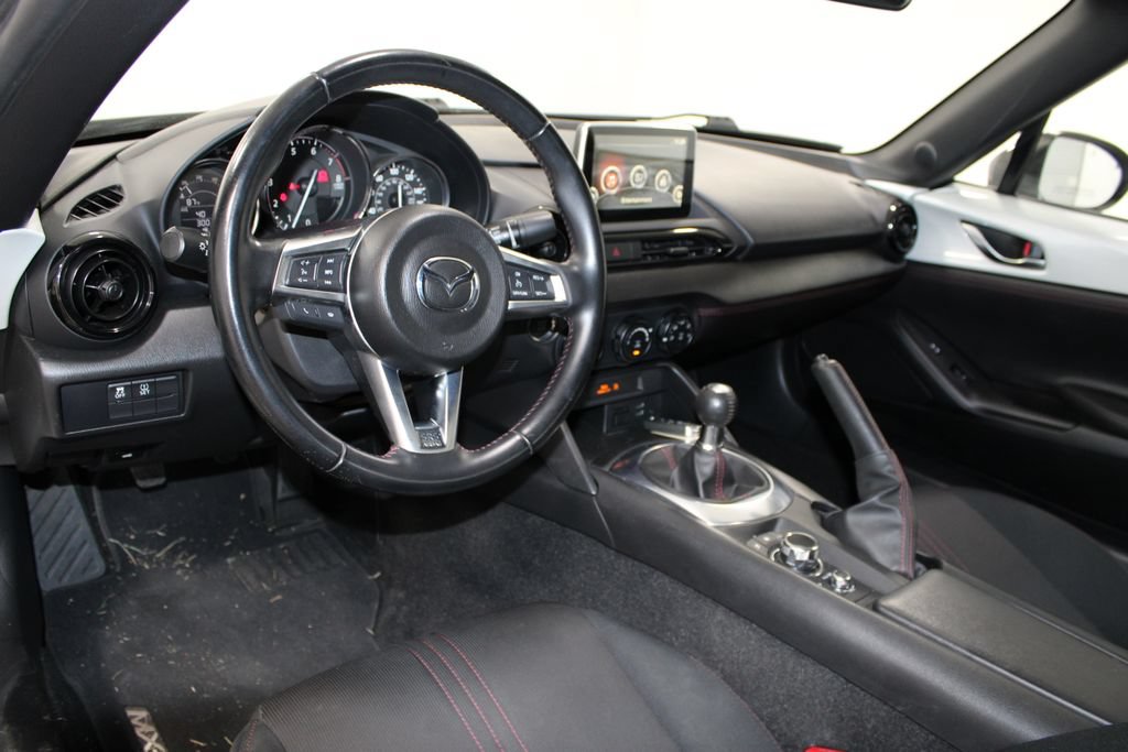 Used 2016 MAZDA MX-5 Miata Club RWD image 14