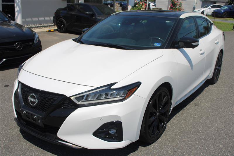 Used 2023 Nissan Maxima SR w/ Sport Mat Group FWD image 10