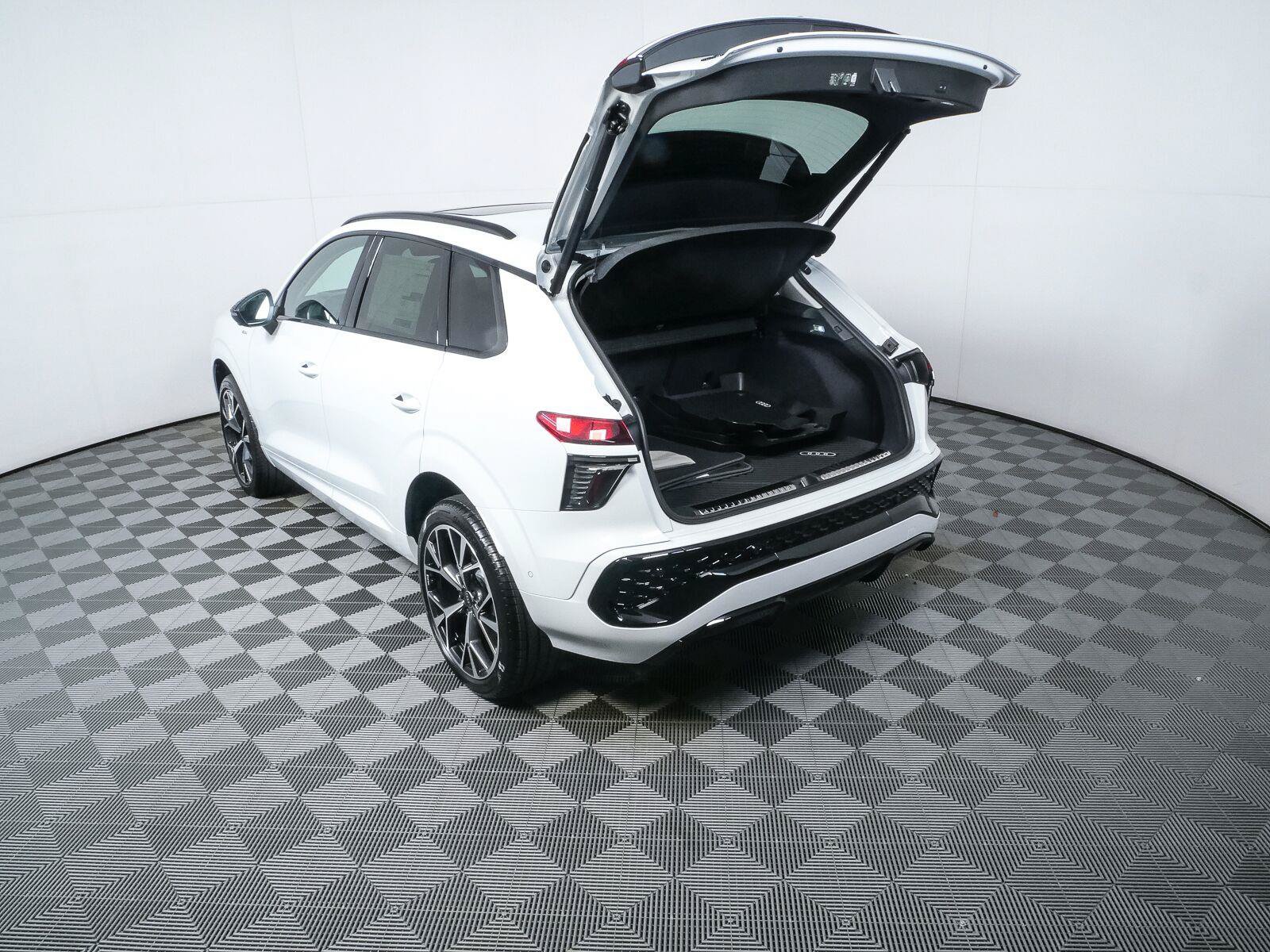 New 2026 Audi Q3 quattro 2.0T AWD/4WD image 30