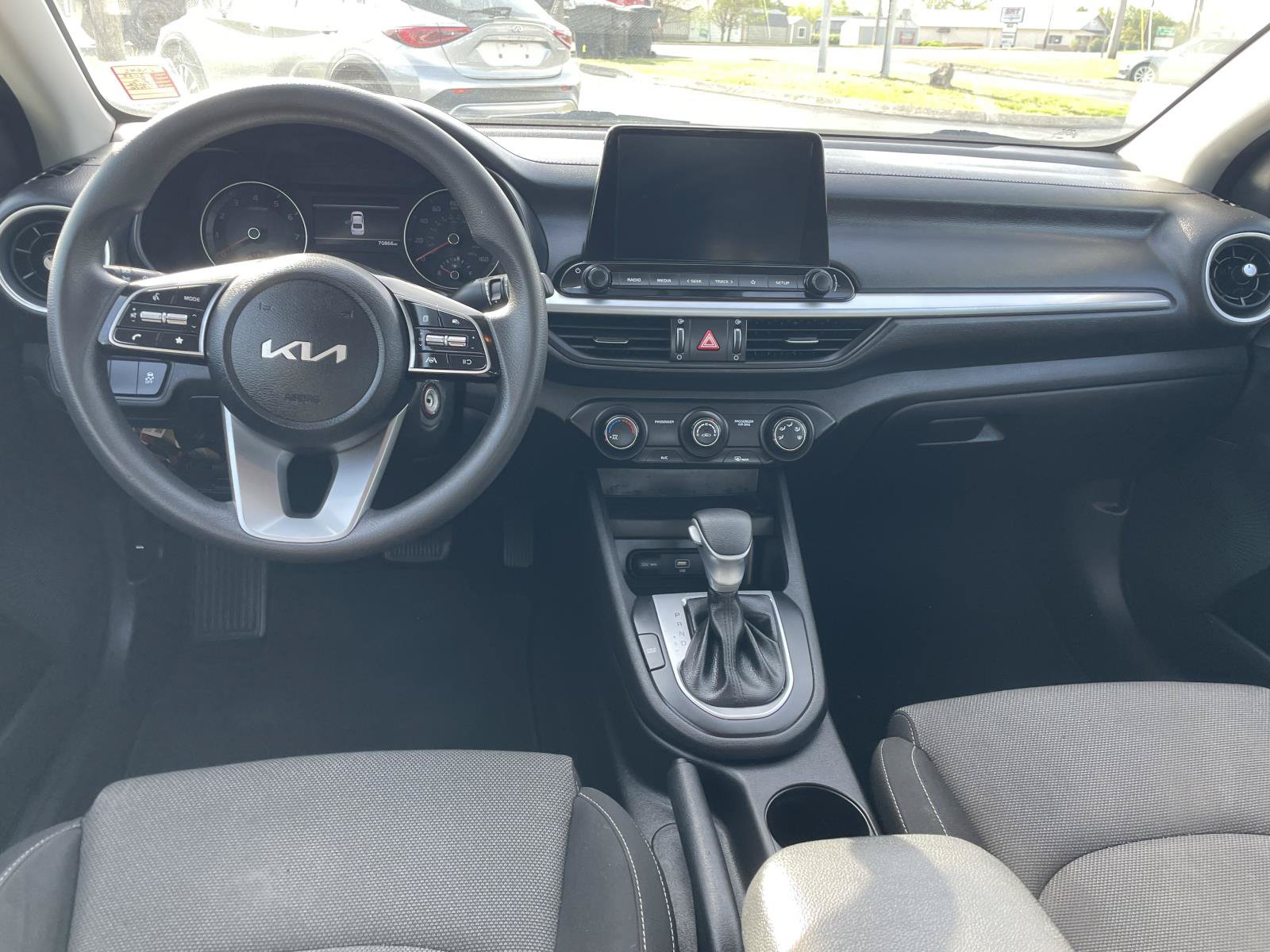 Used 2022 Kia Forte LXS w/ LXS Technology Package FWD image 7