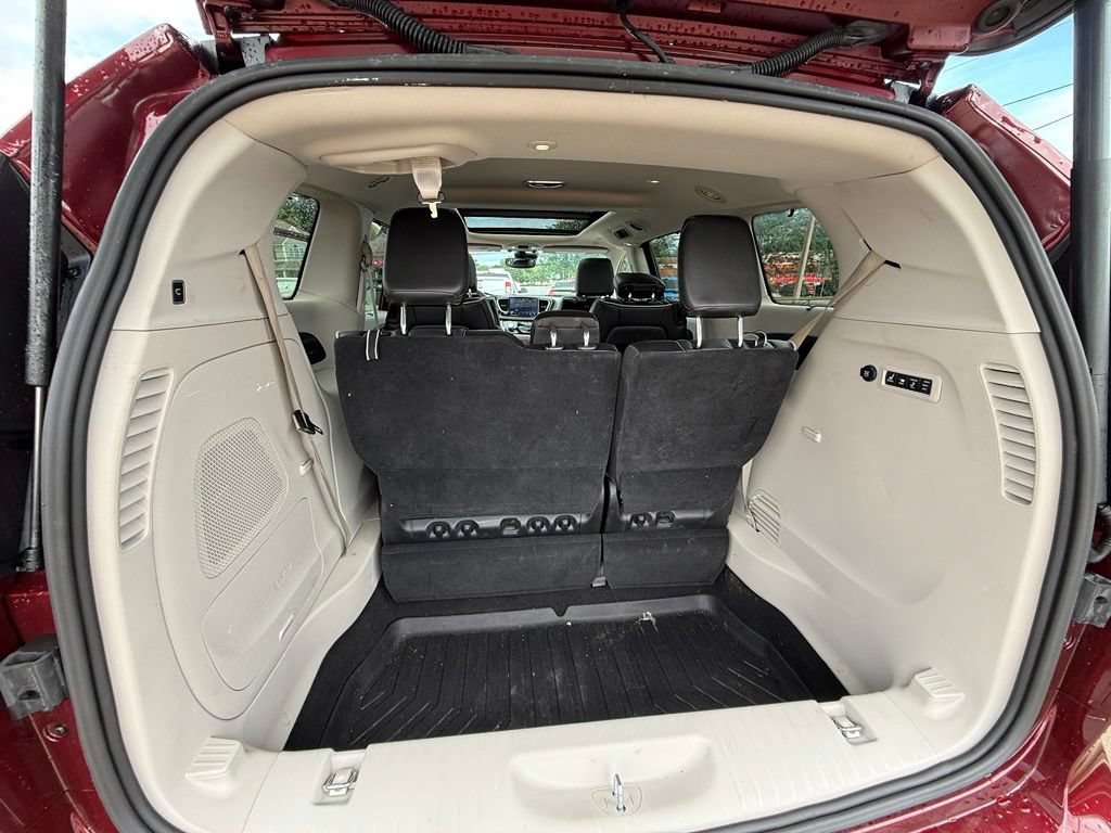 Used 2023 Chrysler Pacifica Limited w/ Uconnect Theater Family Group AWD/4WD image 28