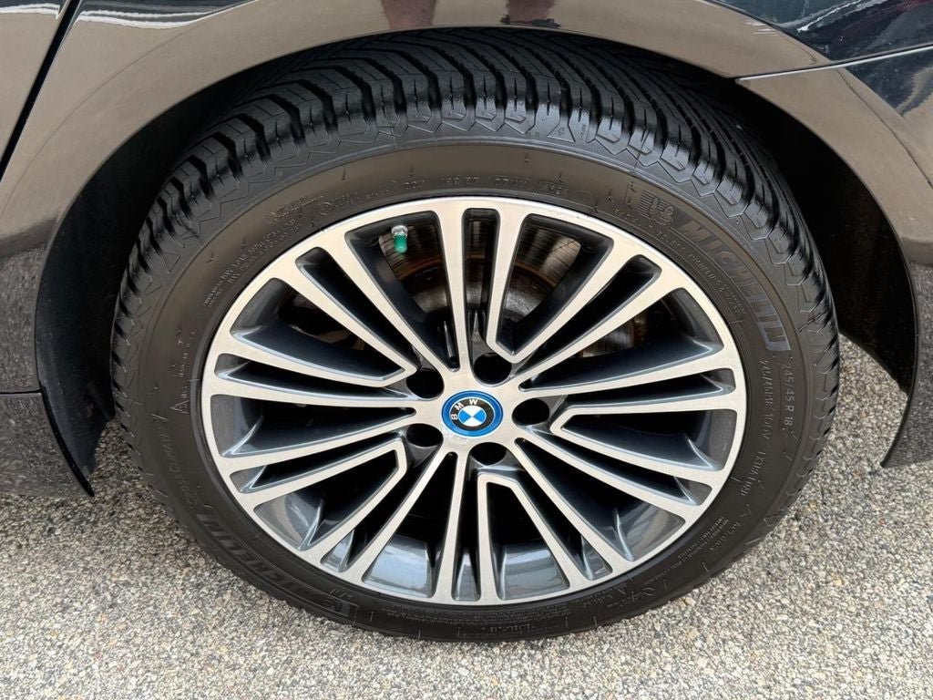 Used 2018 BMW 530e xDrive AWD/4WD image 6