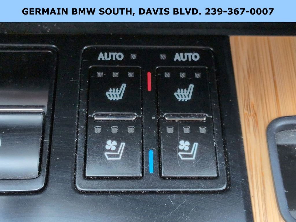 Used 2022 Lexus RX 350L Premium w/ Premium Package image 25