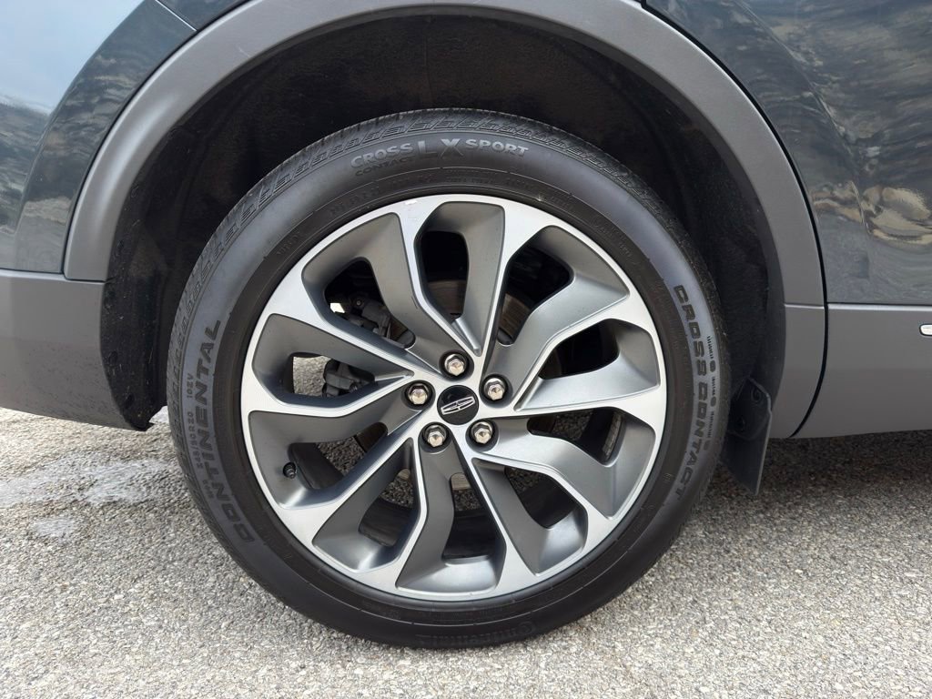 Used 2023 Lincoln Nautilus Reserve w/ Equipment Group 201A image 27