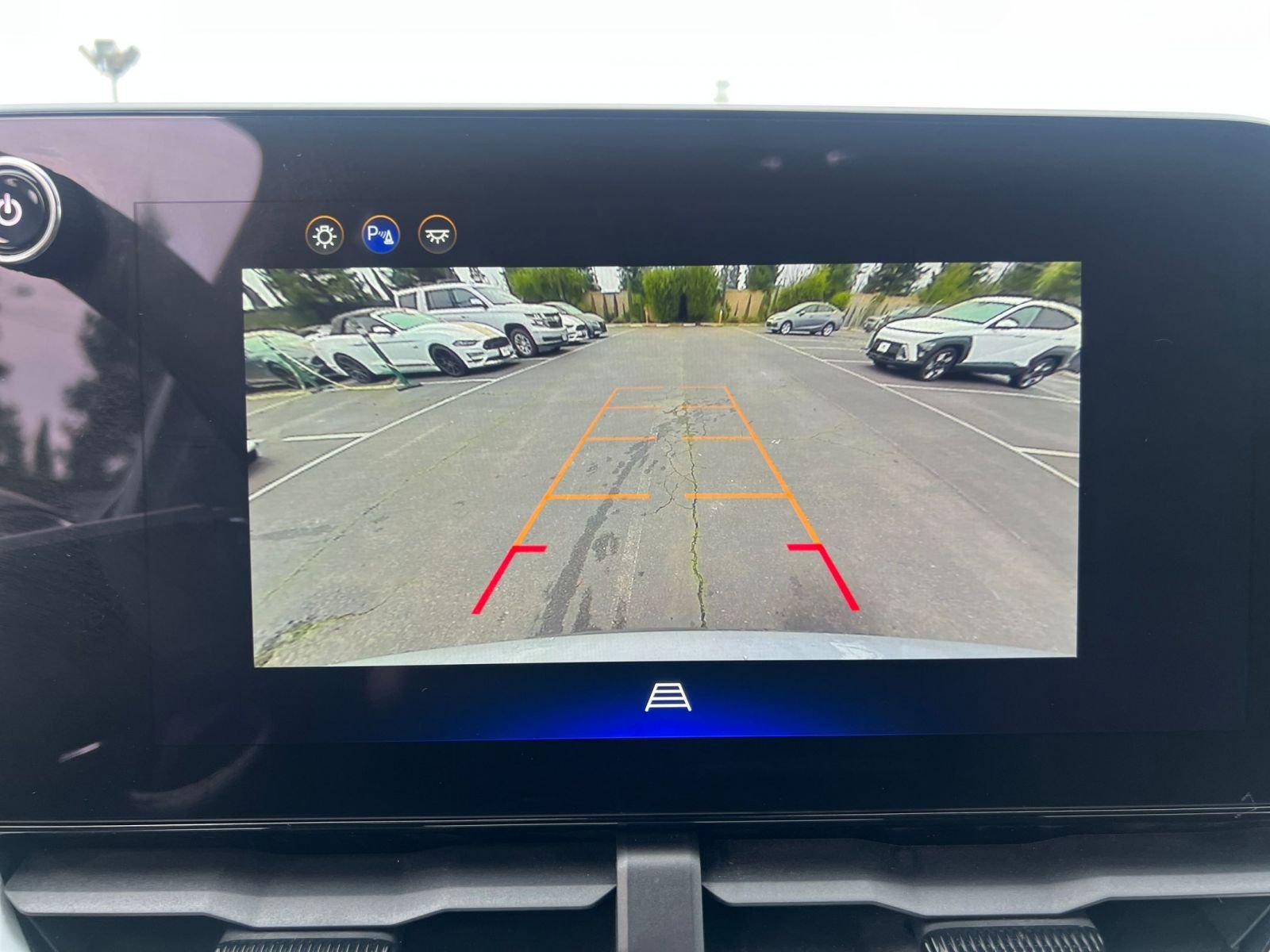 Used 2025 Chevrolet Equinox LT AWD/4WD image 17