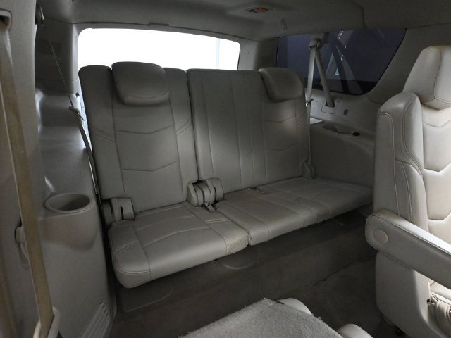 Used 2017 Cadillac Escalade ESV 4WD image 41