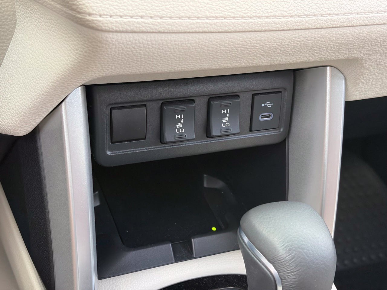 Used 2024 Toyota Corolla Cross XLE w/ Convenience Package FWD image 11