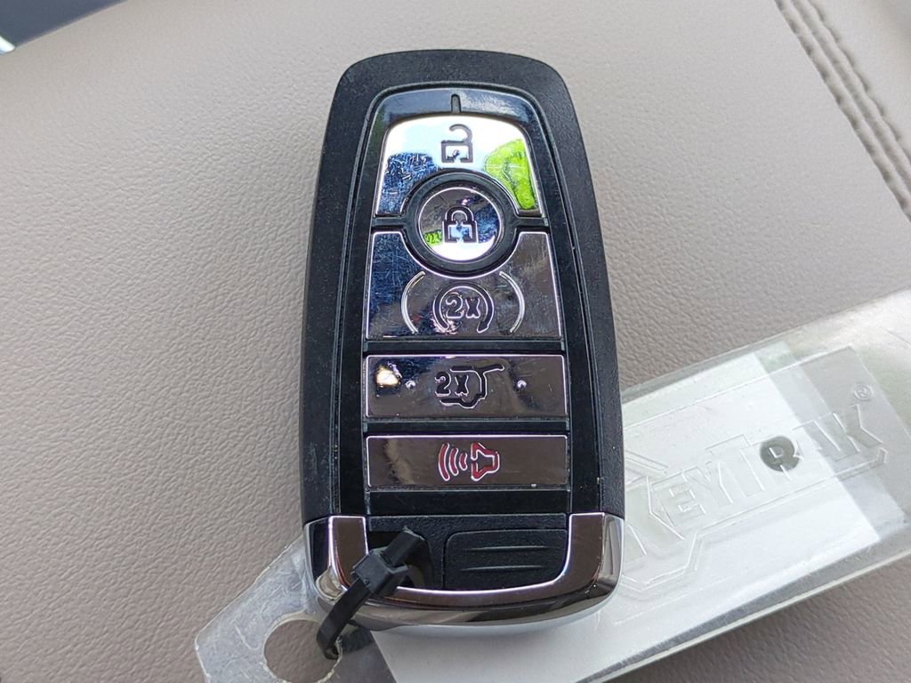 Used 2023 Lincoln Corsair FWD image 25