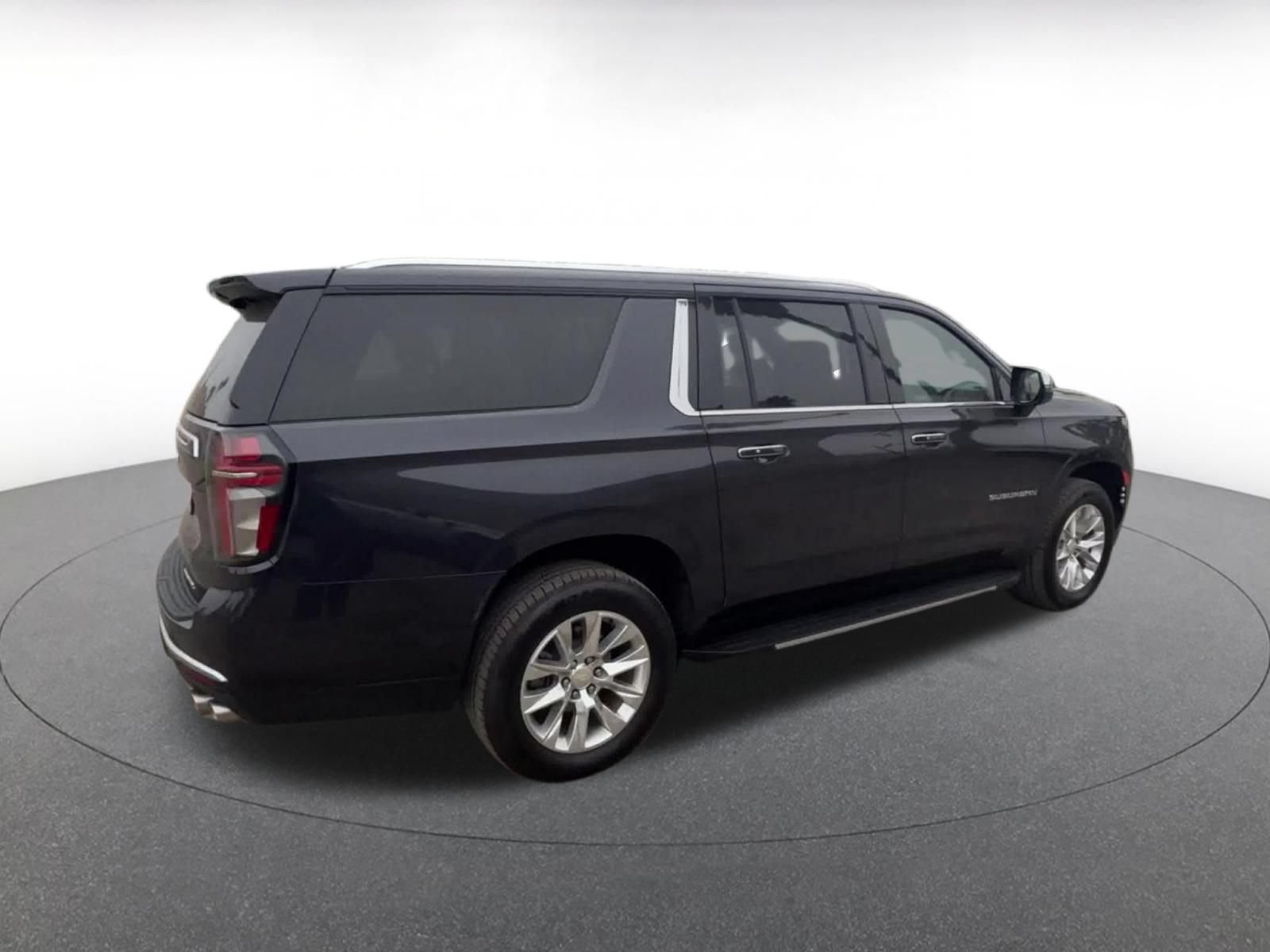 Used 2023 Chevrolet Suburban Premier AWD/4WD image 15