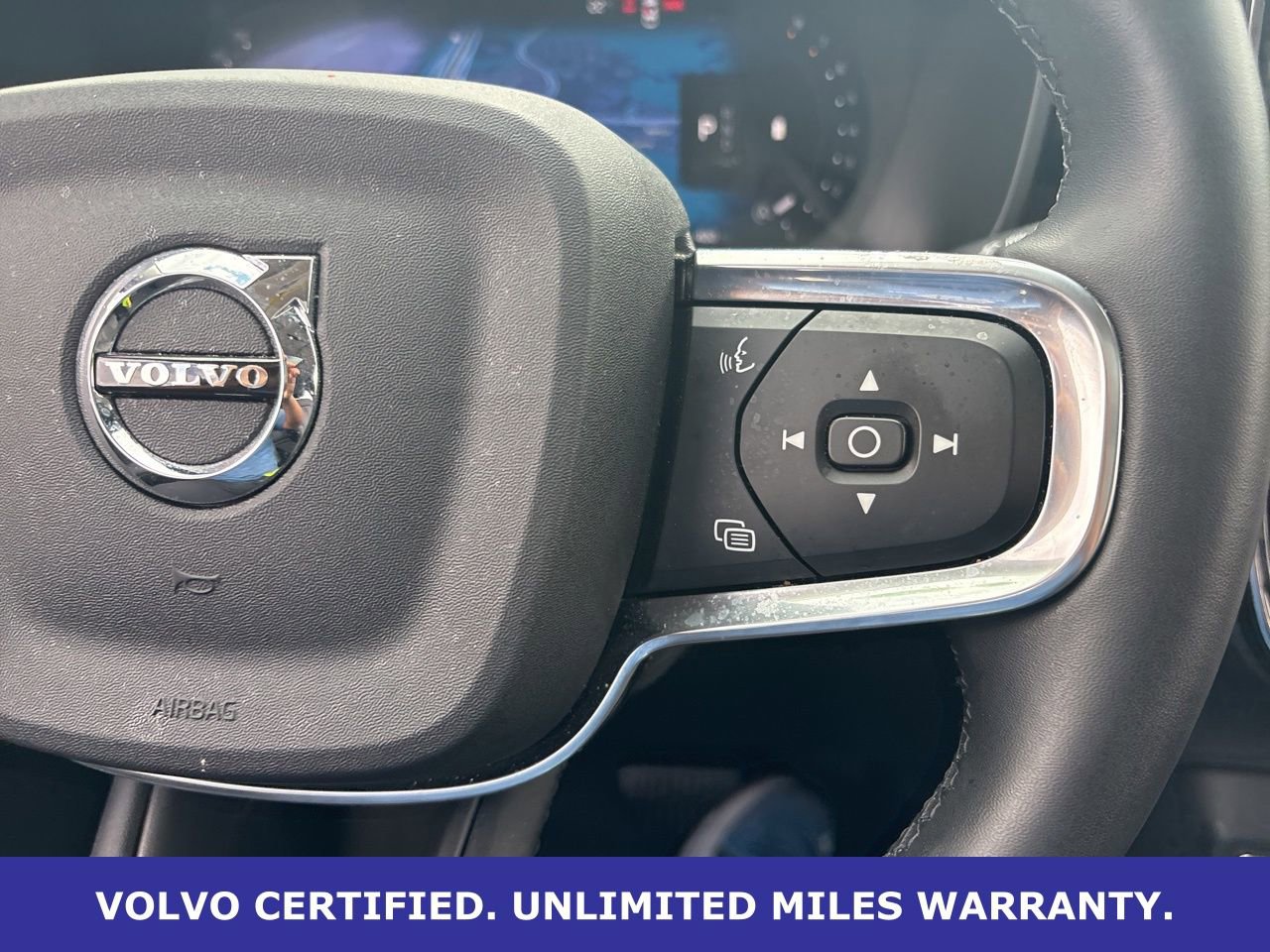 Certified 2025 Volvo XC40 B5 Core AWD/4WD image 23