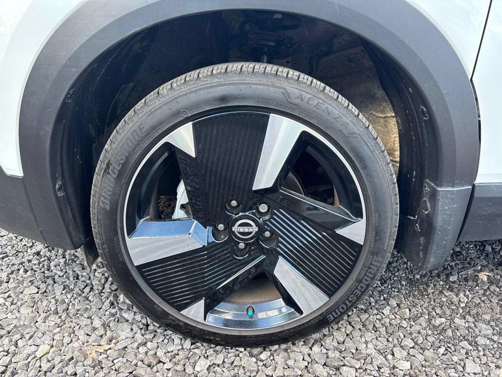 Certified 2025 Nissan Kicks SR AWD/4WD image 11