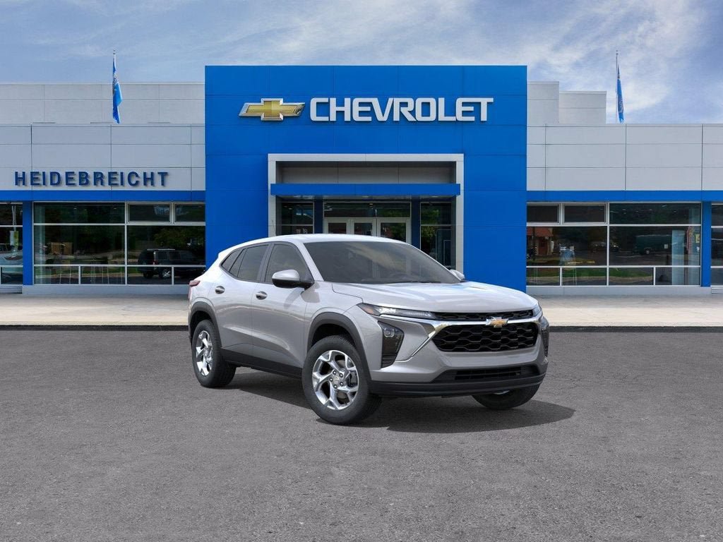 New 2026 Chevrolet Trax LS w/ LS Convenience Package FWD image 1