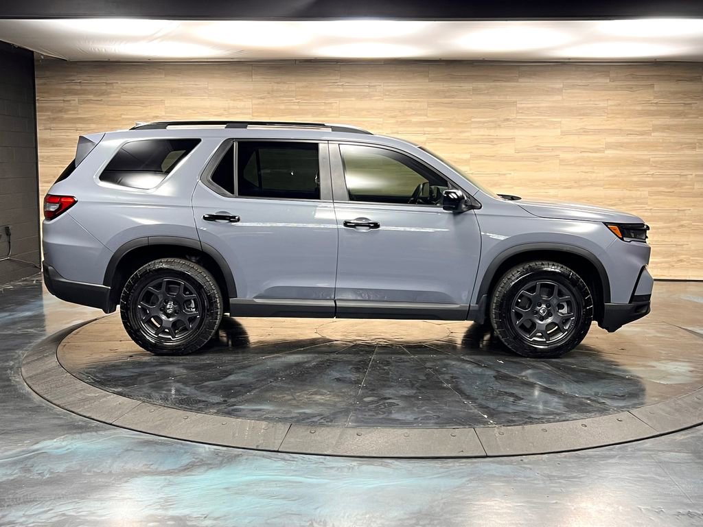 Used 2025 Honda Pilot TrailSport image 31