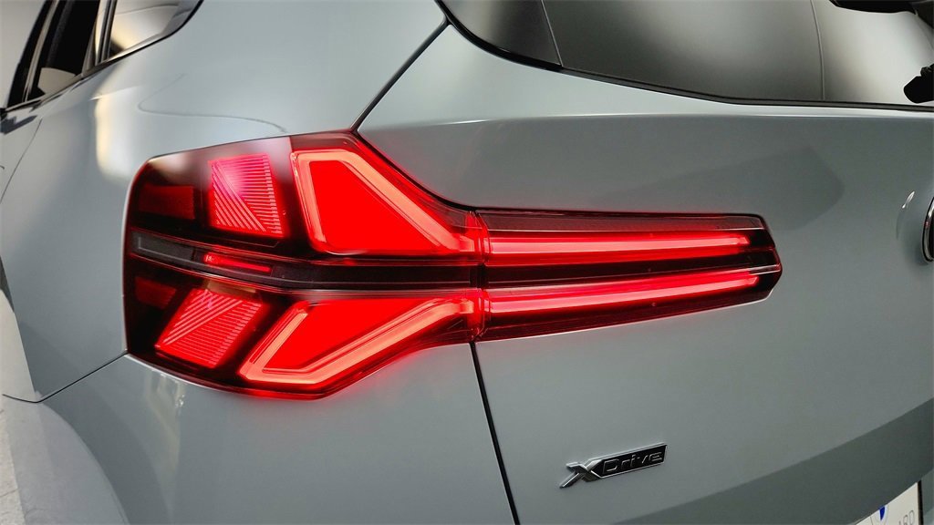 Used 2025 BMW X3 xDrive30i w/ Premium Package image 15