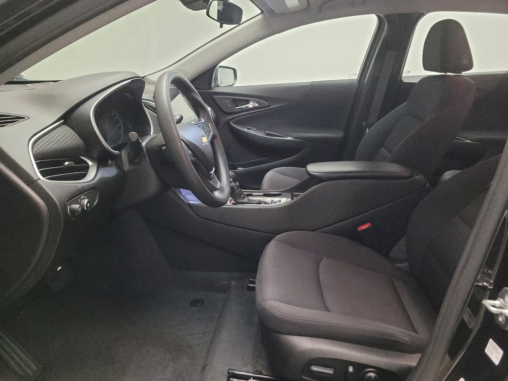 Used 2025 Chevrolet Malibu LS w/ Driver Confidence Package FWD image 17