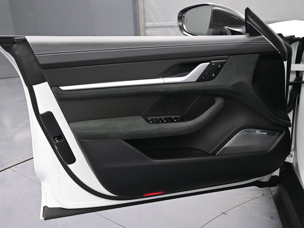 Certified 2025 Porsche Taycan Turbo GT image 15