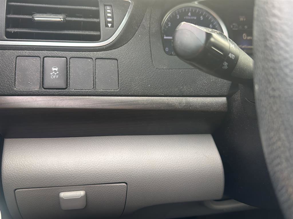 Used 2016 Toyota Camry LE FWD image 15