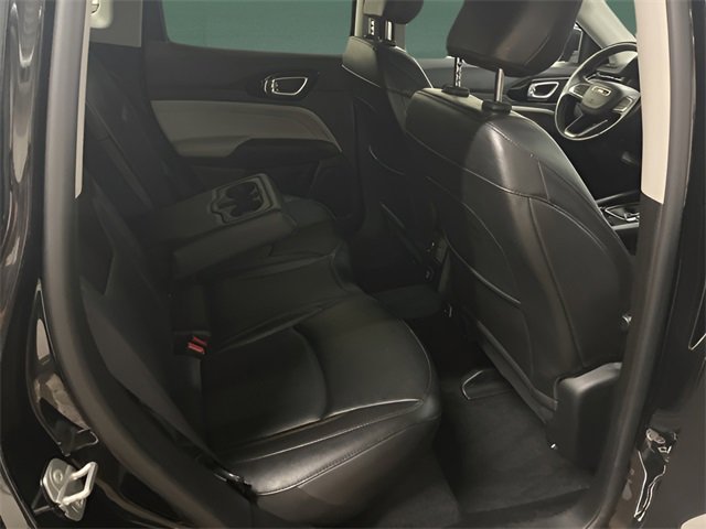 Used 2022 Jeep Compass Limited image 17