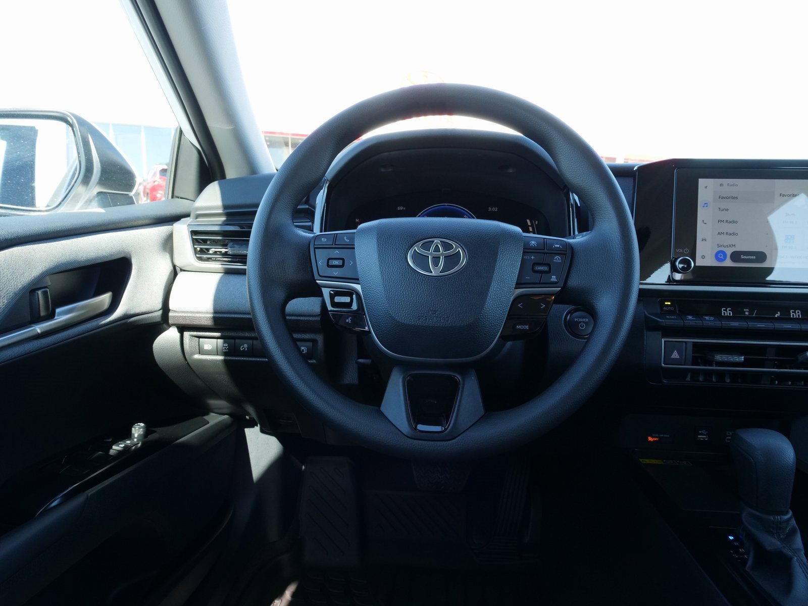 Used 2025 Toyota Camry LE image 21