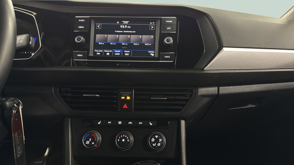 Certified 2024 Volkswagen Jetta Sport image 35