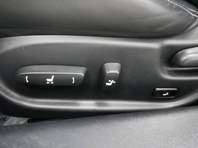 Used 2010 Lexus IS 250C w/ Luxury Pkg RWD image 16
