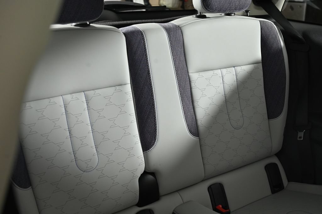 Certified 2025 MINI Cooper S FWD image 28